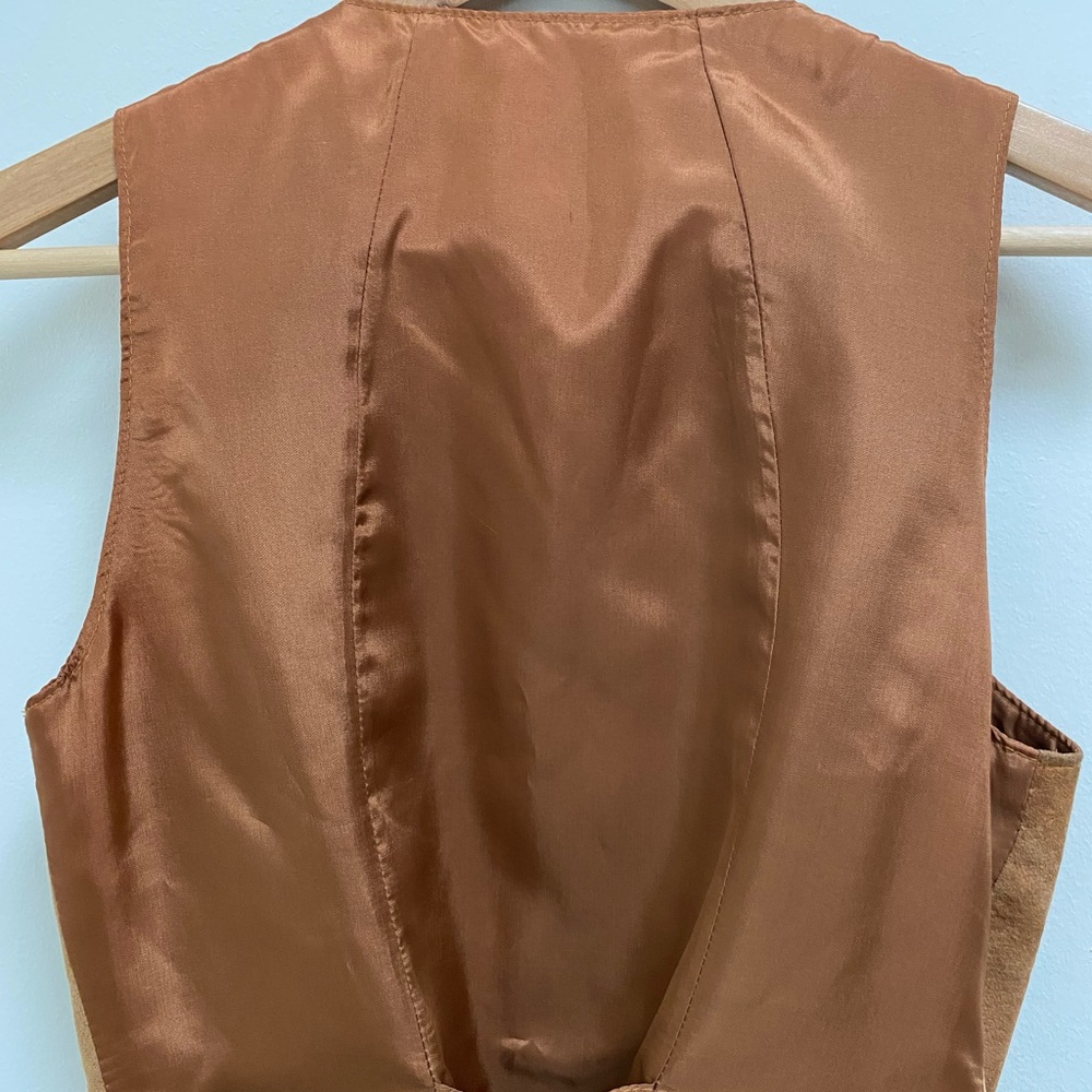 Danier Cognac Suede Zip-Front Vest - Picture 8 of 11